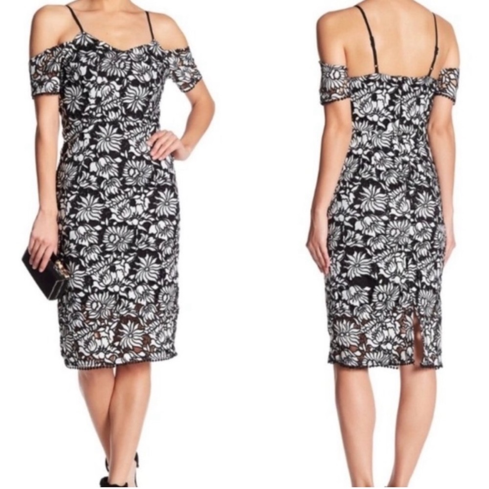 Romeo + Juliet Couture Embroidered Floral Cutout Sweetheart Neckline Dress